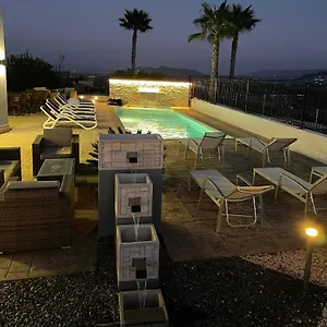https://espectacular-villa-de-lujo-la-mirage-en-la-montaa.1costadelsol.com